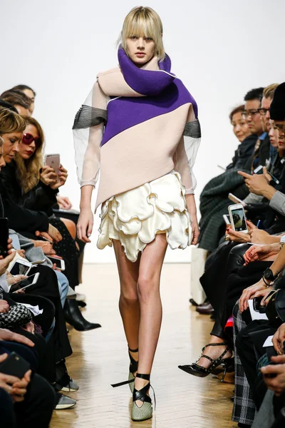 Look 30